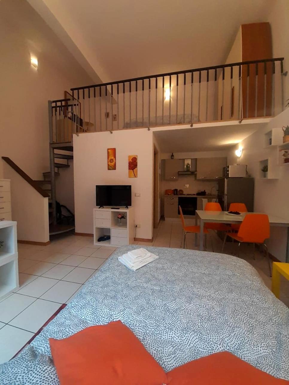 Gemme Fiorentine Apartments In Front Of The Train Station 5 Minutes From The Centre Free Parking Florença Exterior foto