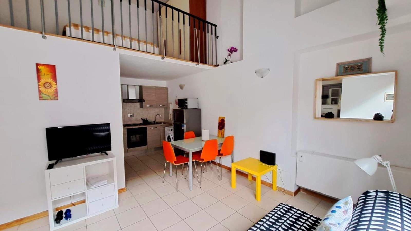 Gemme Fiorentine Apartments In Front Of The Train Station 5 Minutes From The Centre Free Parking Florença Exterior foto
